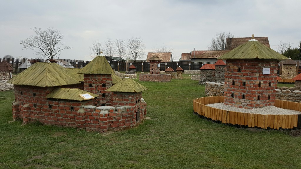 Dinnyési Várpark: különleges szabadidős park 30 középkori magyar vár mini változatával - Ezt a gyerekeknek is látnia kell!