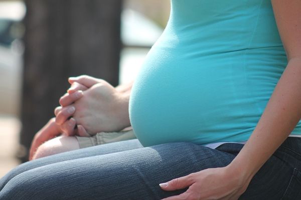 Ez az oka, hogy sok kismama fél, szorong a szüléstől! Mit tehetsz, hogy komplikációmentesen születhessen a kisbabád? - Pszichológus tanácsai