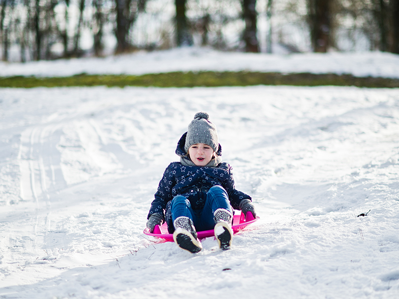A leggyakoribb téli sérülések, balesetek gyerekeknél: Mire figyelj szülőként? Mikor vidd azonnal orvoshoz a gyereket?