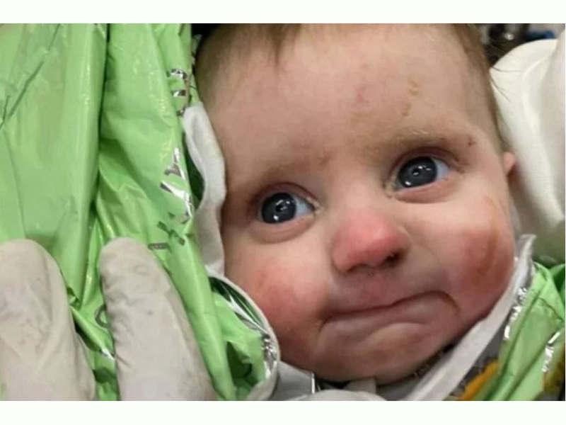 A földrengés romjai alól mentették ki a kisbabát - 54 nap elteltével találkozhatott az anyukájával, akit halottnak hittek