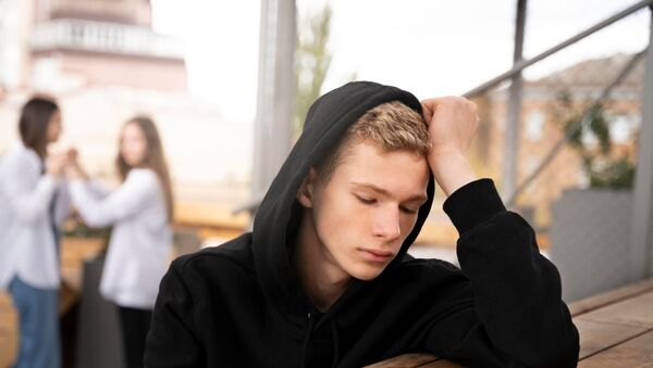 Kamaszok szülei figyeljetek oda! - Brutálisan nő a függőséggel, depresszióval, alvászavarral küzdő tinédzserek száma