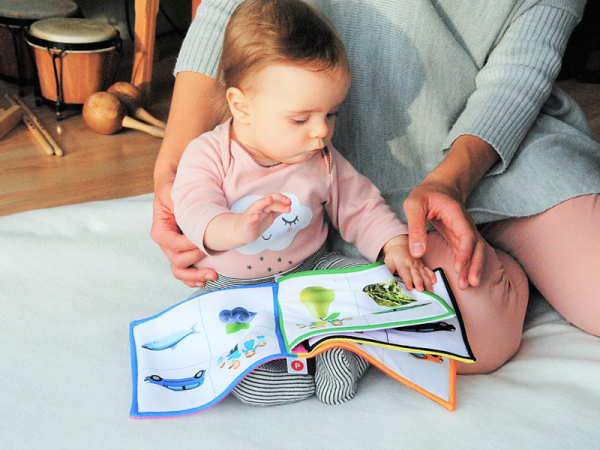 Mit játsszunk a csecsemővel és a kisgyermekkel? - Tunyogi Erzsébet, a Tunyogi játékterápia megalkotójának tanácsai