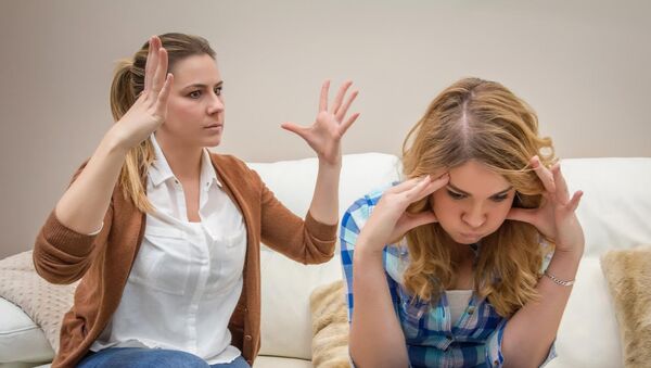 Kiborít a kamaszod stílusa? - Ezt tanácsolja Vekerdy Tamás, hogy megértsd és kezelni tudd a tinédzsered viselkedését