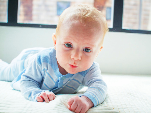 Kúszást segítő gyógytorna gyakorlatok babáknak - Ezeket javasolja a gyermek gyógytornász