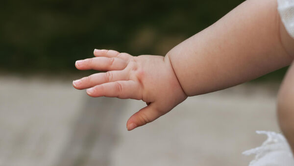 Mondóka babáknak, kisgyerekeknek: 33 játékos mondóka a kézzel, ujjakkal, tenyérrel