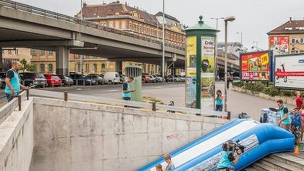 Ingyenes óriáscsúszda Budapesten, csak egy napig! Ott, ahol nem is gondolnád