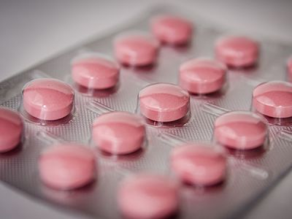 Bioparox - Miért vonták ki a forgalomból a vény nélkül kapható antibiotikumot?