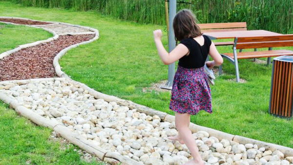 Mezítlábas parkok belépő nélkül! 6 szuper ingyenes hely az országban, ahova menjetek el a gyerekkel