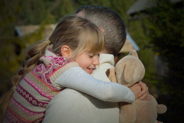 Lányos apák 10 aranyszabálya: Így neveld a kislányod, hogy felnőttként talpraesett legyen és higgyen magában