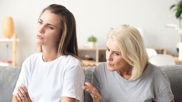 Mit tehetsz, ha a nagyszülő túlságosan beleszól a család dolgaiba? - 6 lépés, amivel visszaszerezheted az irányítást