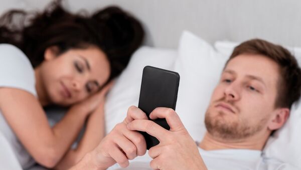 Döbbenetes, de a Tinder-felhasználók 40%-a párkapcsolatban él!