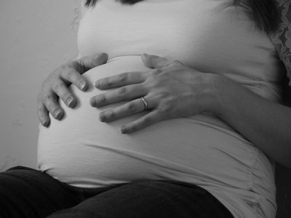 Ez az oka, hogy sok kismama fél, szorong a szüléstől! Mit tehetsz, hogy komplikációmentesen születhessen a kisbabád? - Pszichológus tanácsai