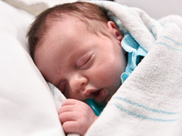 Csodálatos történet a szülőszobáról: a kisbaba, aki kétszer született meg - Fotók!