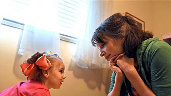 A szülő nem barát, és nem is főnök! - Milyen hibákat követ el a legtöbb anya és apa a gyermeknevelésben? Szakember válaszol