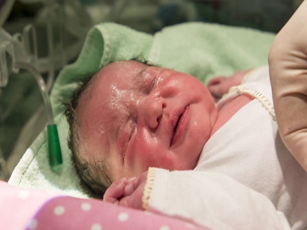 Szülés után 24 órával hazaküldenék a kórházból a frissen szült mamát és a kisbabáját - Ezt fogják bevezetni a magyar szülészeteken? 