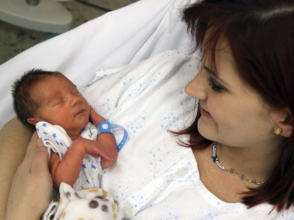 Hármas ikrek születtek Miskolcon! - A terhesség 33. hetében jöttek világra a tündéri kisfiúk