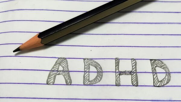 Így segítheted ADHD-s gyermekedet az iskolakezdésnél – 10 bevált tipp a szakembertől, aki saját maga is ADHD-s gyermeket nevel