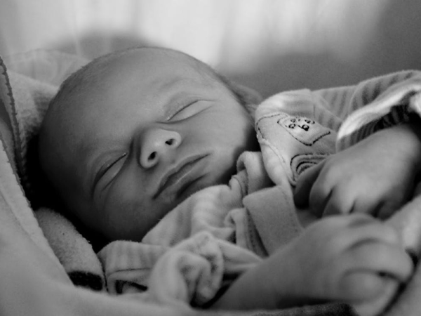 Így alszik el könnyen, gyorsan a kisbabád! - Miért nyugtatja meg a csecsemőket a fehér zaj? Fehér zaj ötletek otthonra