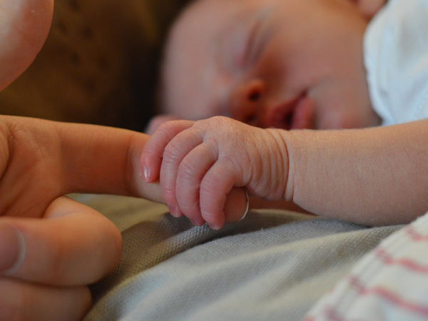 Újszülöttet hagytak a babamentő inkubátorban Békéscsabán! A kislánynak már nevet is adtak a kórház dolgozói
