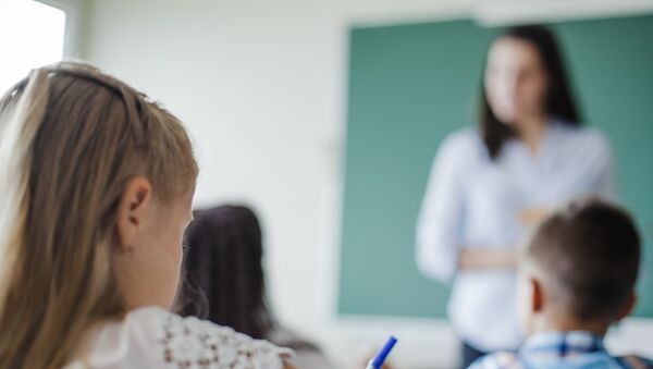 Nem érti a gyerek a leckét? Akkor miért ismétled el neki ugyanúgy, csak ordítva? -Kiakadt kollégáira egy tanár