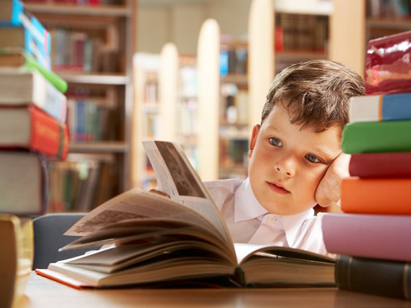 Nehezen megy az olvasás, tanulás a gyereknek? - Egy ok a háttérben, amire talán nem is gondolsz