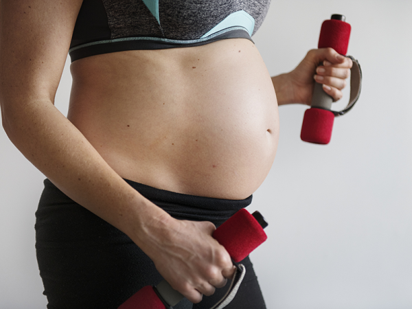 Sportolás babavárás alatt: Milyen testmozgás ajánlott kismamáknak? Mire figyelj sportolás közben? Nőgyógyász válaszol