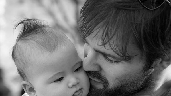 CSED igénylés 2018: már apukák is igényelhetik a CSED-et! - Mikor jogosult egy apa a csecsemőgondozási díjra? 