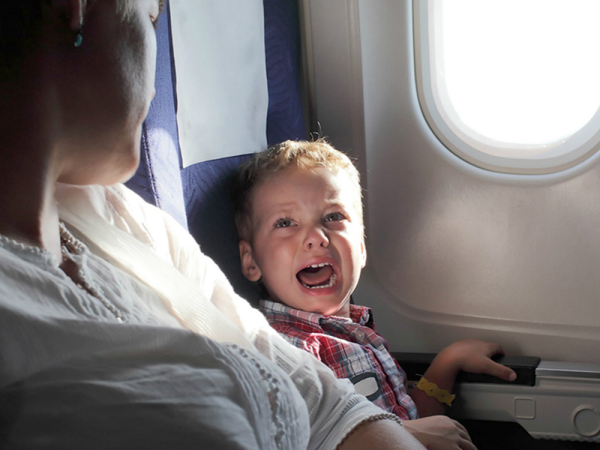 Így készülj a repülőútra, ha kisgyermekkel mész - 13 fontos dolog, amire figyelj oda, hogy ne legyen rémálom a repülés