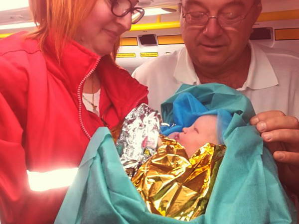 Nem bírta ki a kórházig: Otthon született meg a kisfiú a mentők segítségével! - Fotó is készült a tündéri újszülöttről
