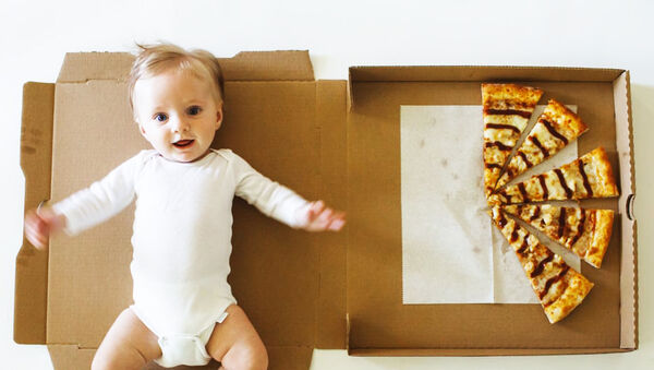 Itt a pizza-bébi! - Tündéri fotókon örökítette meg kisfia első évét a fényképész anyuka