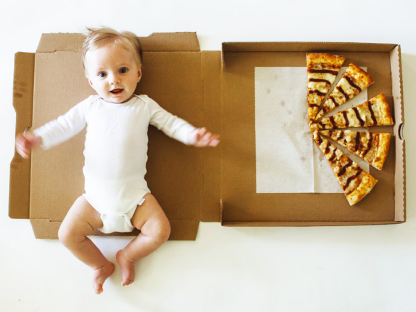 Itt a pizza-bébi! - Tündéri fotókon örökítette meg kisfia első évét a fényképész anyuka