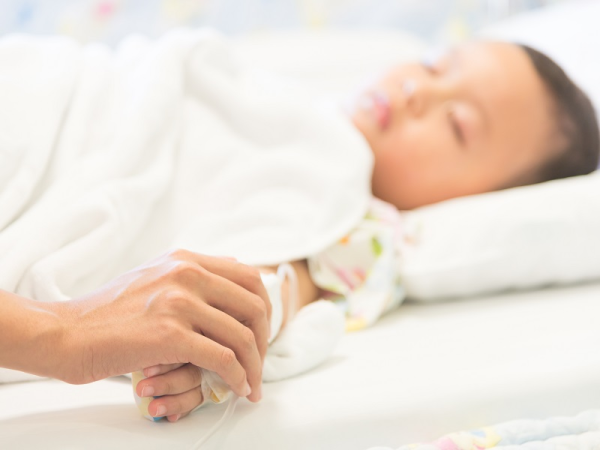 Kórházi ágyak az anyáknak a beteg gyermekük mellé - Megoldódni látszik a helyzet
