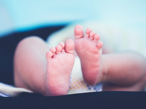 Megszületett az első háromszülős baba Görögországban! A kisfiú különleges módszerrel fogant