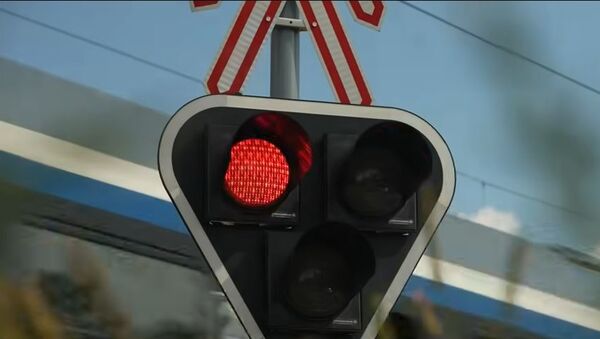 16 éves gyereket gázolt halálra a vonat, mert zenét hallgatott, és a telefonját nyomkodta