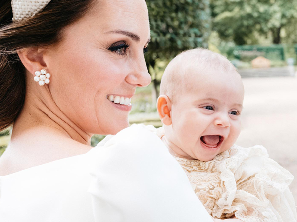 Ma 1 éves Lajos herceg! - Tündéri fotók készültek Katalin hercegné és Vilmos herceg legkisebb gyermekéről