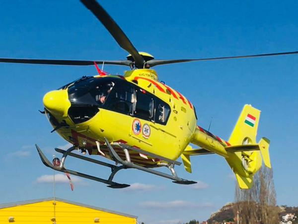 Négyéves kislány lett rosszul egy dorogi óvodában - Mentőhelikopterrel siettek a segítségére