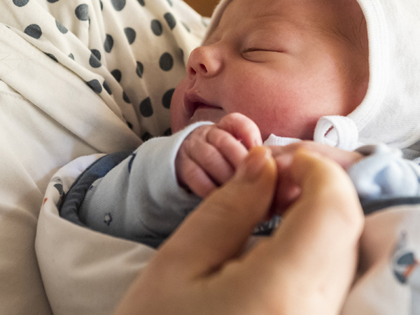 Újévi baba 2021: Egyidőben született az első budapesti és a vidéki újszülött - Tündéri fotókon 2021 első kisbabái