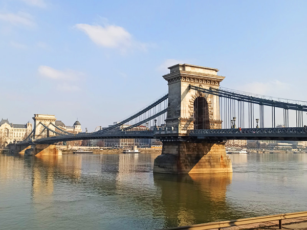 Március 15-ei hosszú hétvége Budapesten: 3 napig csak a gyalogosoké lesz a pesti rakpart és a Lánchíd