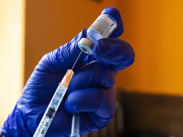 Koronavírus elleni védőoltás gyerekeknek: Megkezdik a 12-15 évesek oltását is a Pfizer vakcinával az Egyesült Államokban