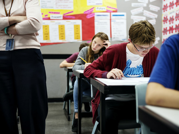 Kompetenciamérés 2021: Ma írják a szövegértési és a matematikai tesztet az iskolákban - Ilyen típusú feladatokra lehet számítani