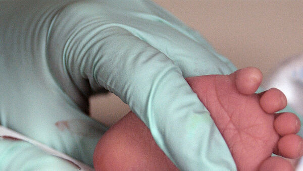 Kötelező újszülöttkori szűrés: Ezeket a ritka betegségeket tudják kimutatni egy csepp vérből - Mit jelent, ha pozitív a teszt?