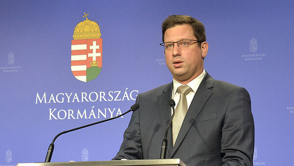 Kormányinfó: A védettségi igazolvány február 15-től oltási igazolvány lesz, csak 3 oltással minősül valaki oltottnak