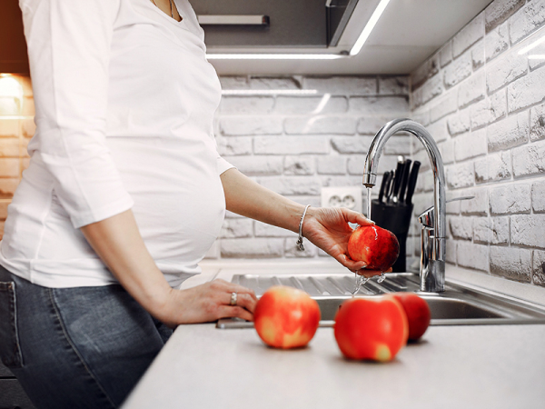 Terhes kismama táplálkozása: Mit ehetsz és mit nem ehetsz, ha babát vársz? - Így óvd a baba egészségét már a pocakodban