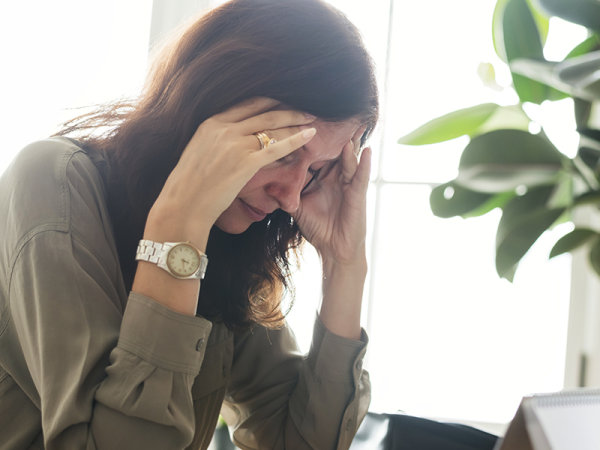 Migrén okai, kezelése: Ezért nem mindegy, hogy reggel vagy este jelentkeznek a migrén tünetei