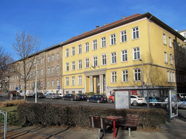 Kiesett az ablakból egy 12 éves gyerek a budapesti Kosztolányi Dezső gimnáziumban