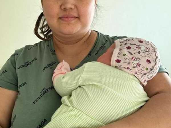 Fotók: Közel 7 kilós óriásbaba született! - A kislányt császármetszéssel segítették világra