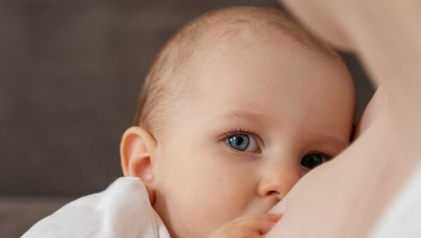 "Nem normális dolog, szexuális zavart okoz a gyerekben" - A 9 leggyakoribb tévhit a nagyobb gyerekek szoptatásával kapcsolatban