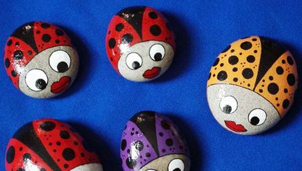 Kreatív ötletek - Fessünk kavicsot!