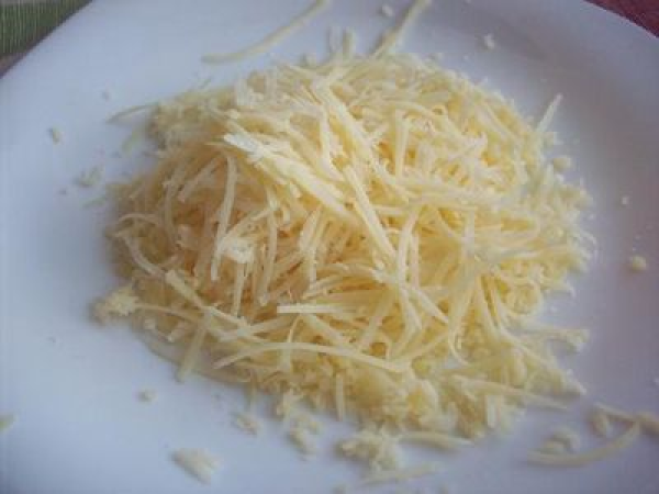 Reszelt sajt főzelékkel