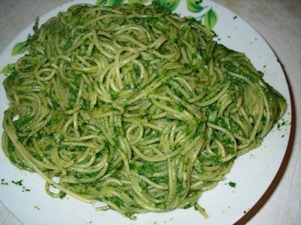 Spenótos spagetti